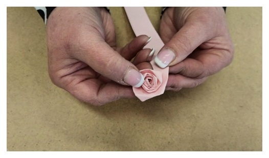 Výroba růže z papíru - 3 skládání